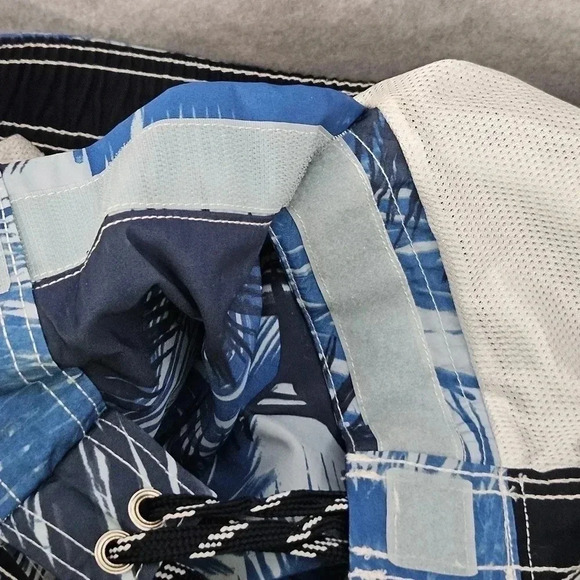 Lands End Swim Trunk Blue Palm Size XL 40/42 - Picture 3 of 8